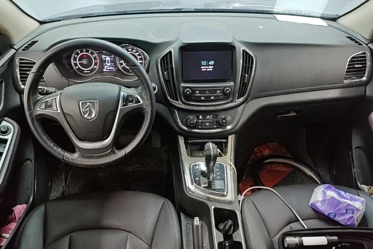 Used Baojun 560 2016 1.8L iAMT Luxury Model Center Console