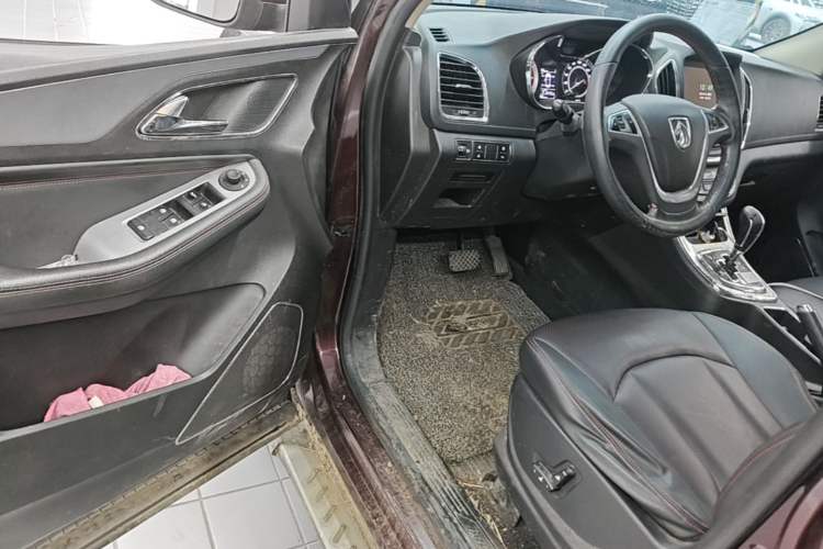 Used Baojun 560 2016 1.8L iAMT Luxury Model Driver Seat