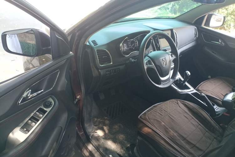 Used Baojun 560 2016 1.5T Manual Luxury Model Driver Seat