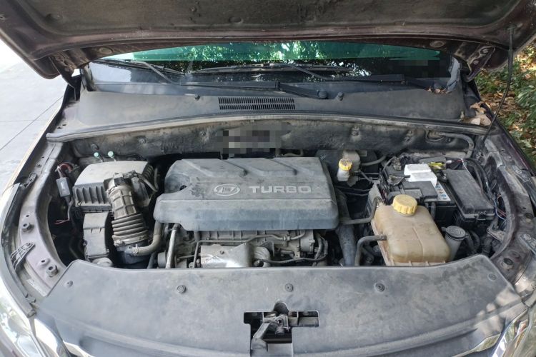 Used Baojun 560 2016 1.5T Manual Luxury Model Engine Bay