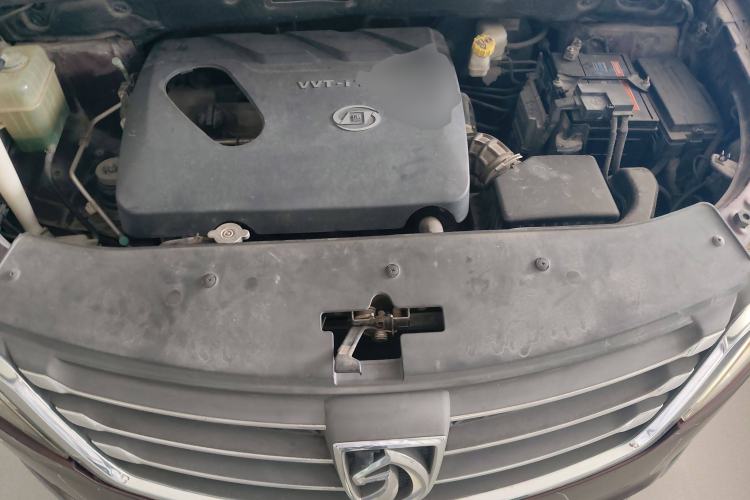 Used Baojun 560 2016 1.8L Manual Luxury Edition Engine Bay