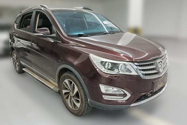 Used Baojun 560 2016 1.8L iAMT Luxury Model Front Right 45 Deg