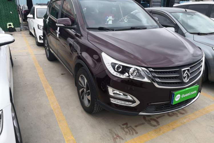 Used Baojun 560 2016 1.5T Manual Luxury Model Front Right 45 Deg
