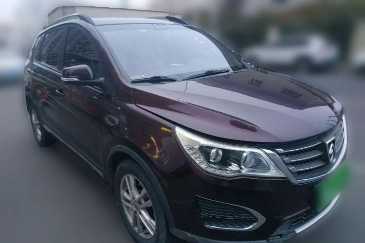 Used Baojun 560 2016 1.8L Manual Value Edition Front Right 45 Deg