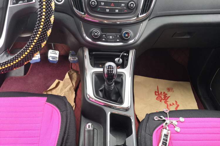 Used Baojun 560 2016 1.5T Manual Luxury Model Gear Lever