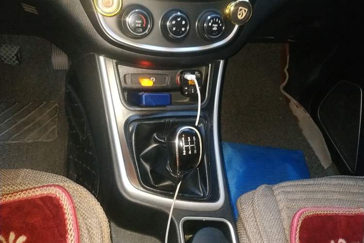 Used Baojun 560 2016 1.8L Manual Value Edition Gear Lever