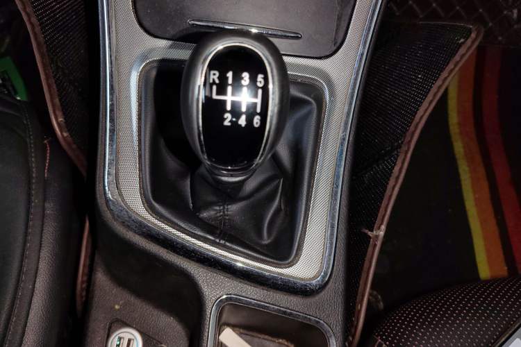 Used Baojun 560 2016 1.8L Manual Luxury Edition Gear Lever