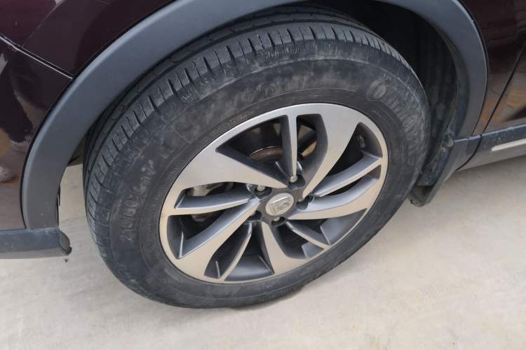 Used Baojun 560 2016 1.5T Manual Luxury Model Left Front Wheel Hub