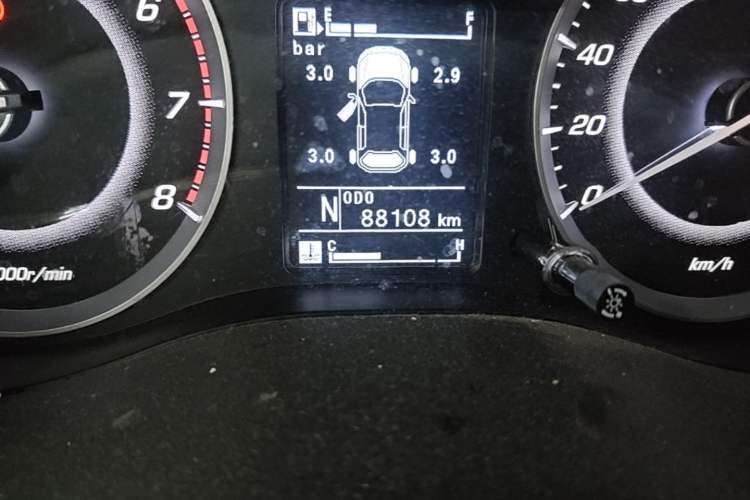 Used Baojun 560 2016 1.8L iAMT Luxury Model Odometer Close Up