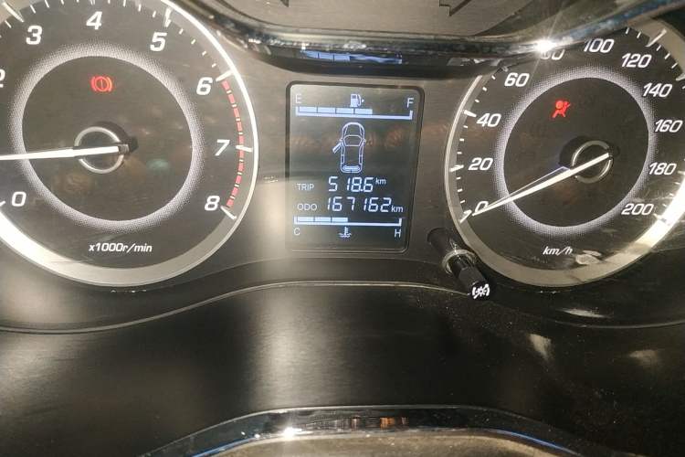 Used Baojun 560 2016 1.8L Manual Value Edition Odometer Close Up