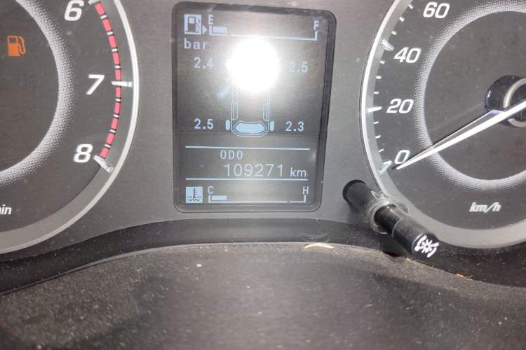 Used Baojun 560 2016 1.8L Manual Luxury Edition Odometer Close Up