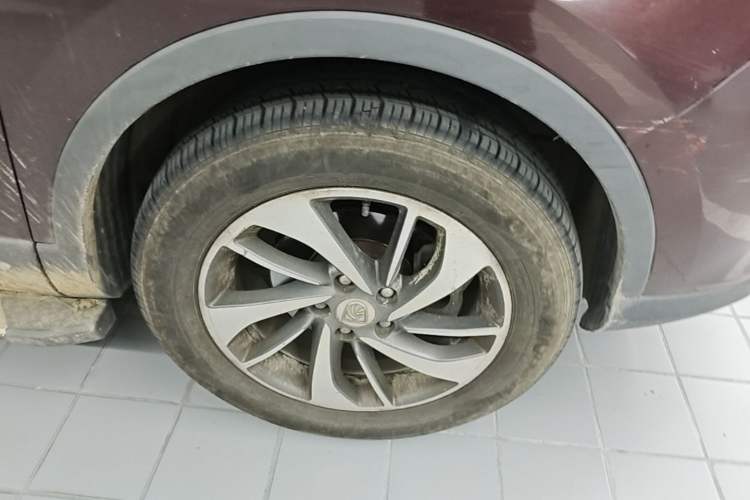 Used Baojun 560 2016 1.8L iAMT Luxury Model Right Front Wheel Hub