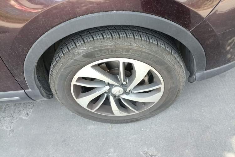 Used Baojun 560 2016 1.5T Manual Luxury Model Right Front Wheel Hub