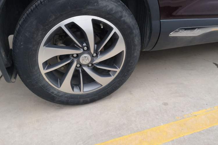 Used Baojun 560 2016 1.5T Manual Luxury Model Right Rear Wheel Hub