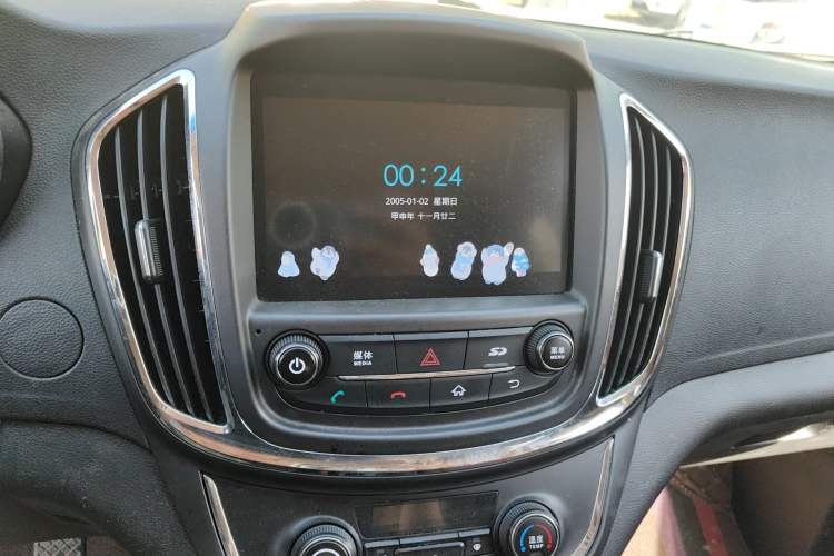Used Baojun 560 2016 1.5T Manual Elite Edition Audio And AC Panel