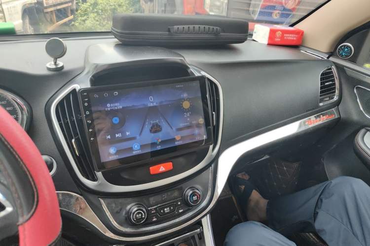 Used Baojun 560 2016 1.8L iAMT Luxury Model Audio And AC Panel
