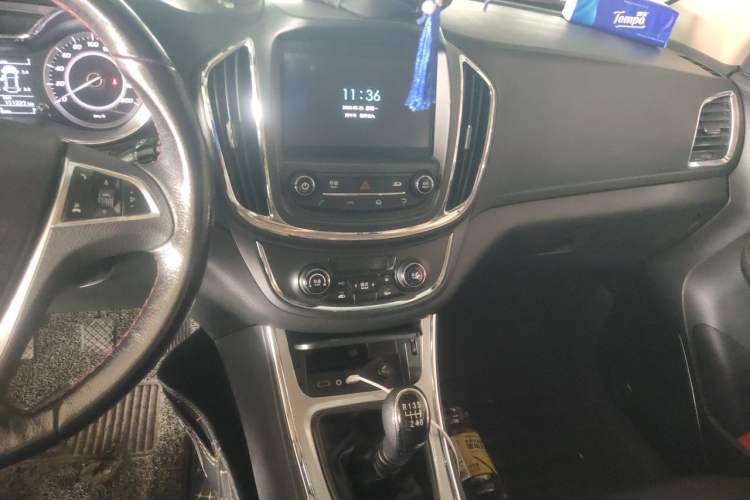Used Baojun 560 2016 1.8L Manual Luxury Edition Audio And AC Panel
