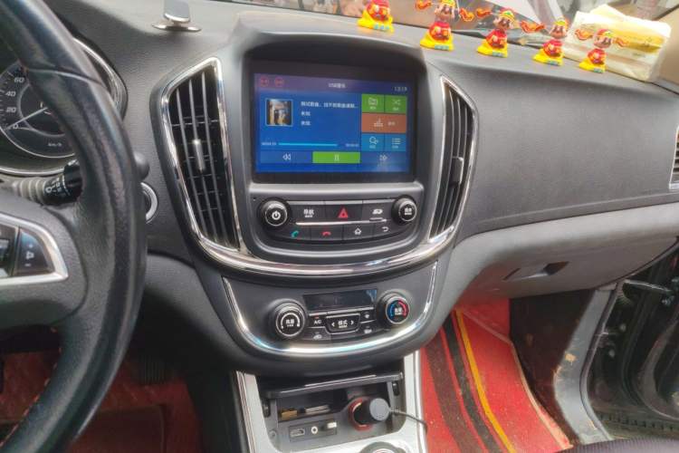 Used Baojun 560 2016 1.8L Manual Luxury Edition Audio And AC Panel