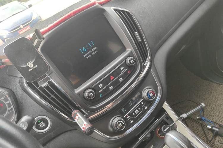 Used Baojun 560 2016 1.8L iAMT Luxury Model Audio And AC Panel