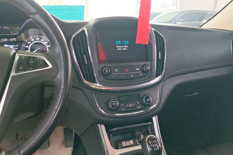 Used Baojun 560 2016 1.8L Manual Luxury Edition Audio And AC Panel