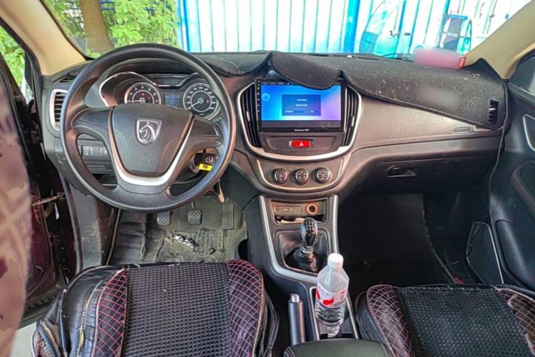 Used Baojun 560 2016 1.8L Manual Value Edition Center Console