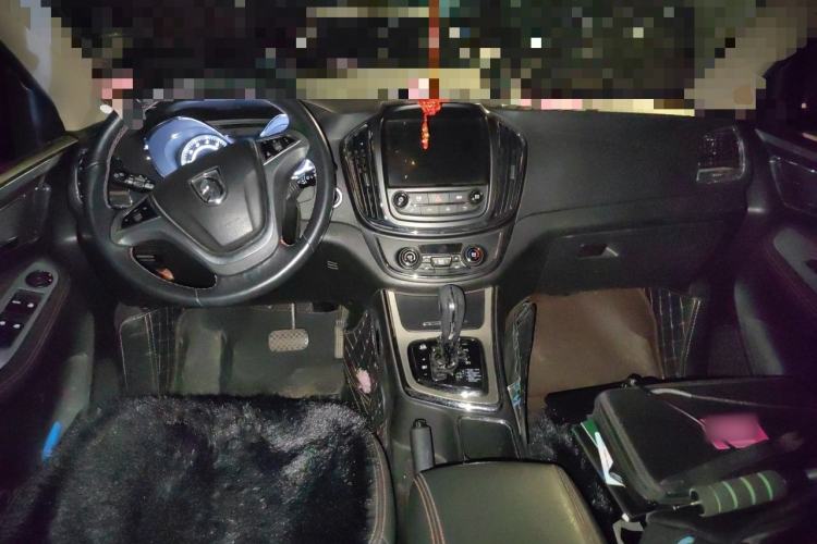 Used Baojun 560 2016 1.8L iAMT Luxury Model Center Console