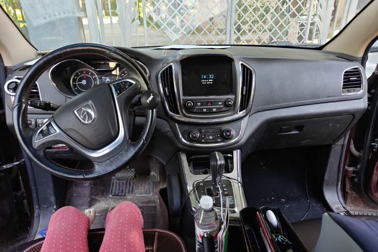 Used Baojun 560 2016 1.8L iAMT Luxury Model Center Console
