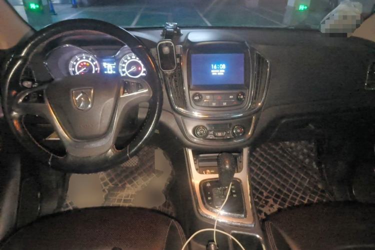 Used Baojun 560 2016 1.8L iAMT Luxury Model Center Console