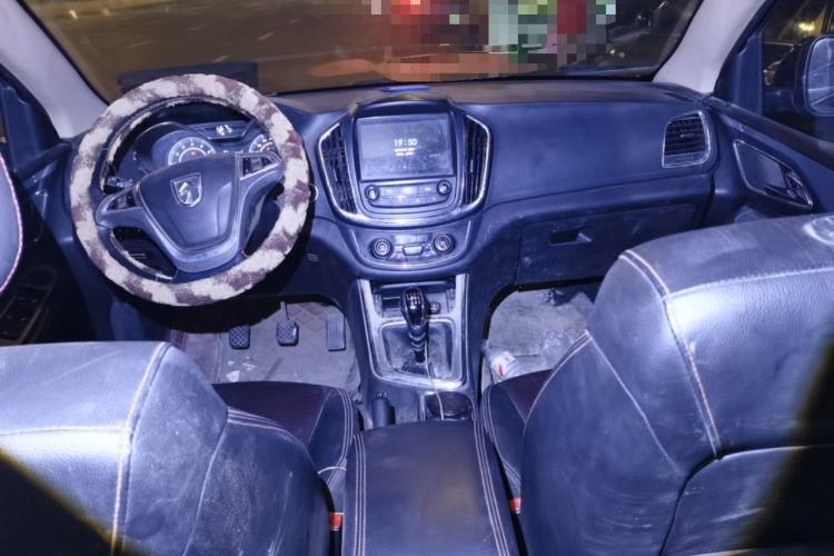 Used Baojun 560 2016 1.8L Manual Luxury Edition Center Console