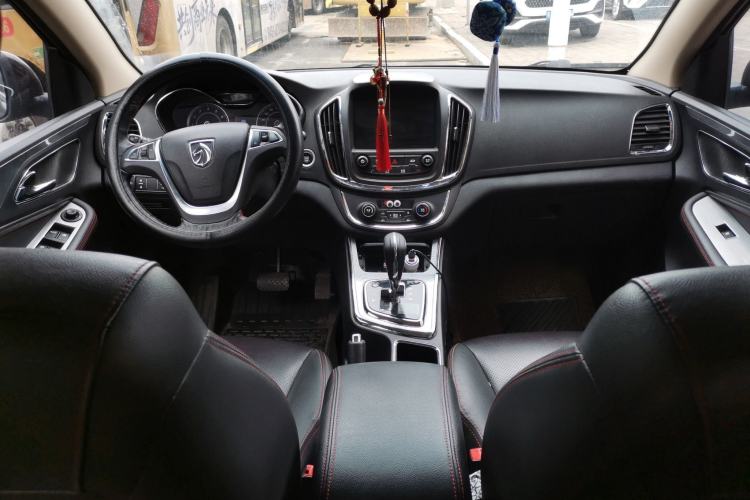 Used Baojun 560 2016 1.8L iAMT Luxury Model Center Console