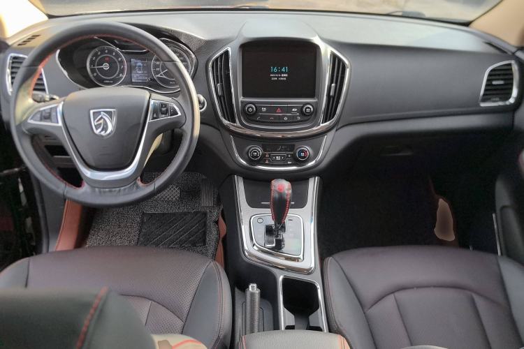 Used Baojun 560 2016 1.8L iAMT Luxury Model Center Console