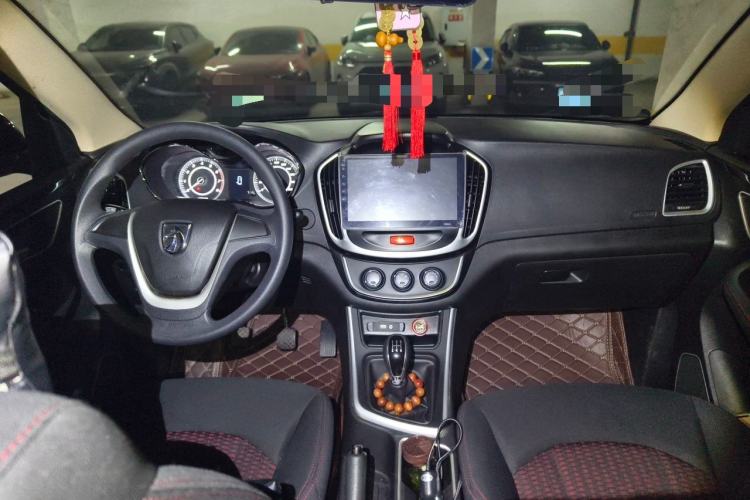 Used Baojun 560 2016 1.8L Manual Value Edition Center Console