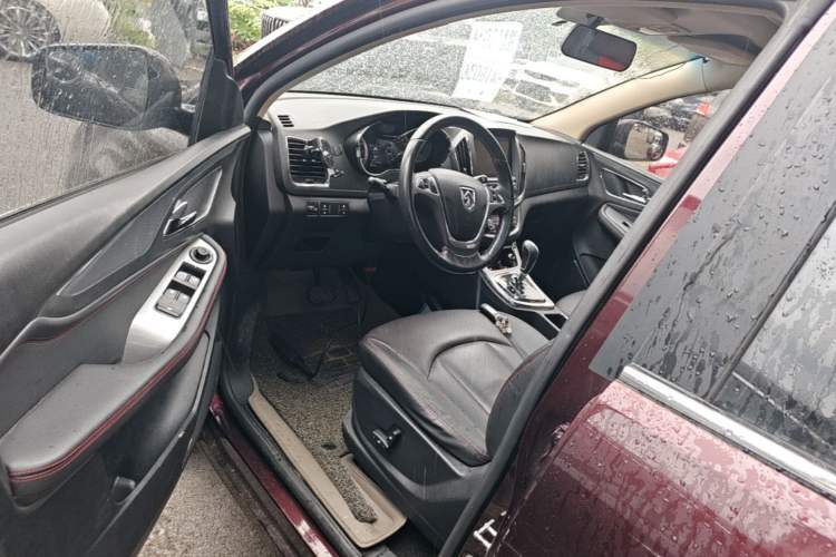 Used Baojun 560 2016 1.8L iAMT Luxury Model Driver Seat