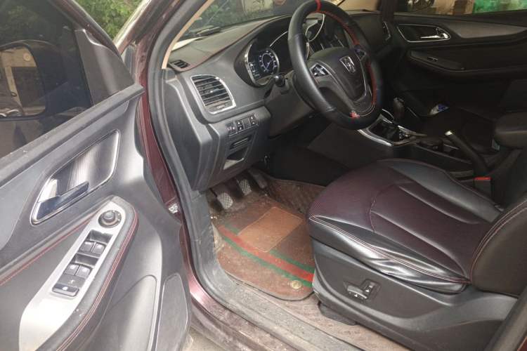 Used Baojun 560 2016 1.5T Manual Luxury Model Driver Seat