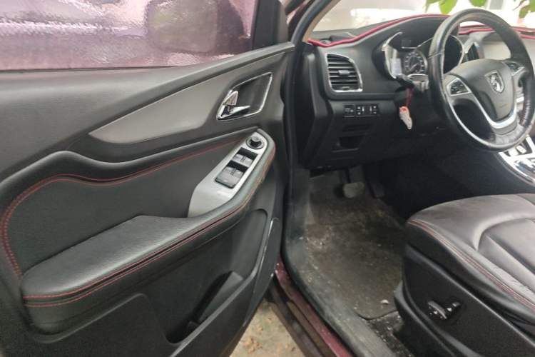 Used Baojun 560 2016 1.8L iAMT Luxury Model Driver Seat
