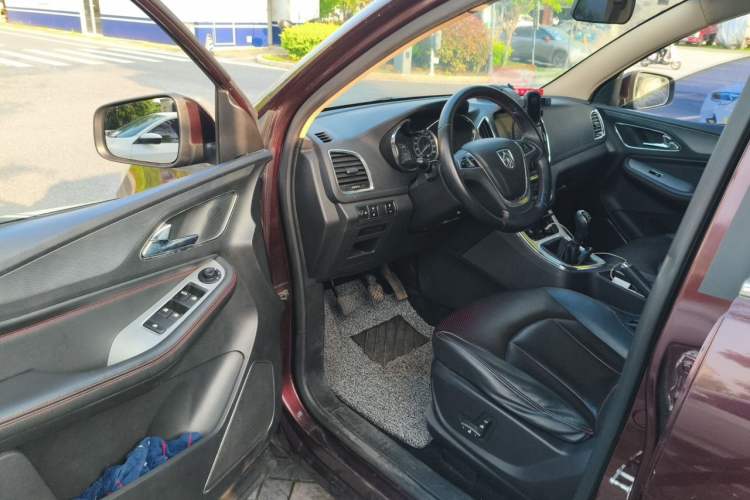 Used Baojun 560 2016 1.5T Manual Luxury Model Driver Seat