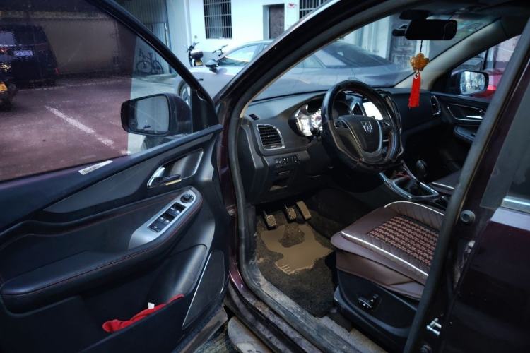 Used Baojun 560 2016 1.5T Manual Luxury Model Driver Seat