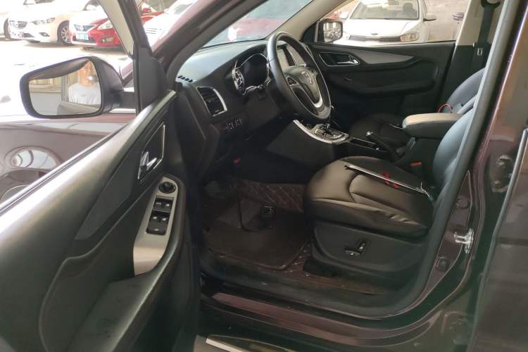 Used Baojun 560 2016 1.8L iAMT Luxury Model Driver Seat