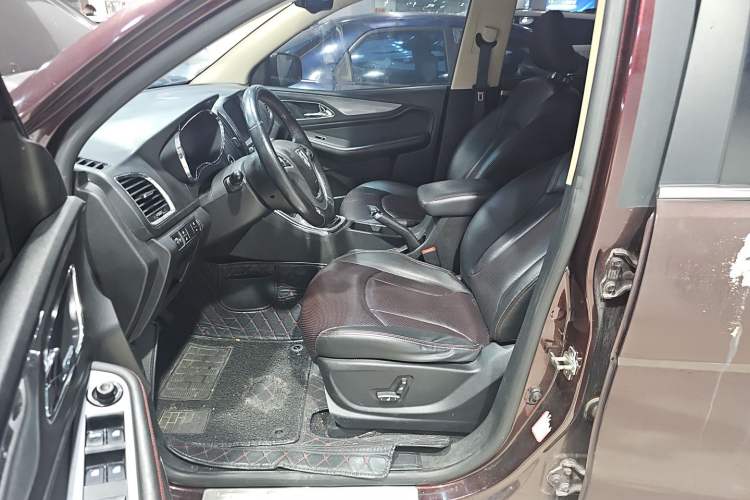 Used Baojun 560 2016 1.8L iAMT Luxury Model Driver Seat