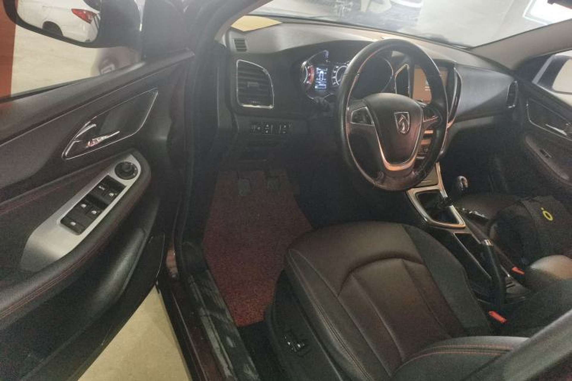 Used Baojun 560 2016 1.5T Manual Luxury Model Driver Seat
