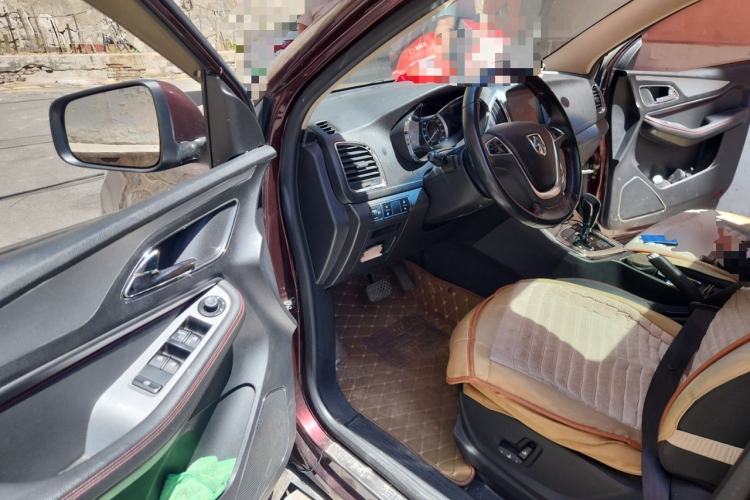 Used Baojun 560 2016 1.8L iAMT Luxury Model Driver Seat