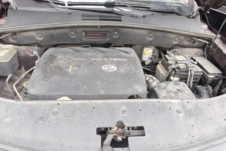 Used Baojun 560 2016 1.8L iAMT Luxury Model Engine Bay