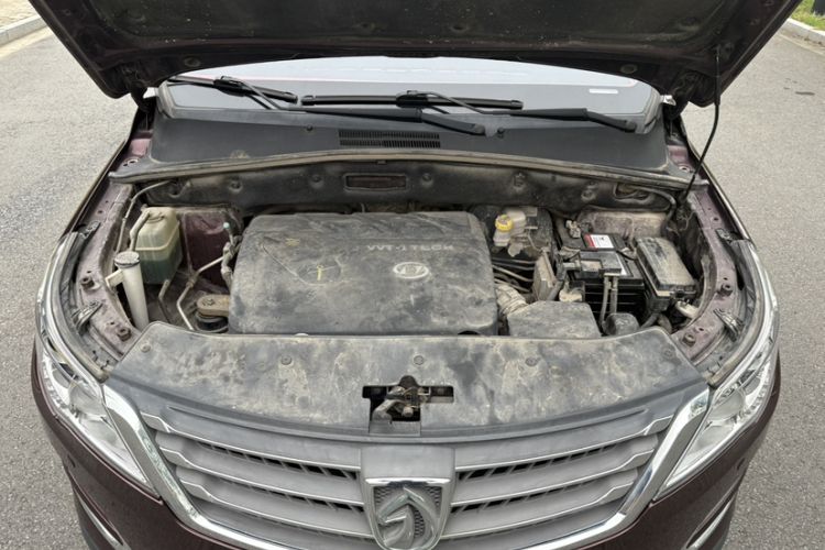 Used Baojun 560 2016 1.8L iAMT Luxury Model Engine Bay