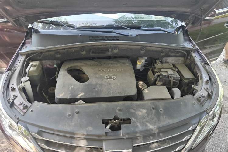 Used Baojun 560 2016 1.8L iAMT Luxury Model Engine Bay