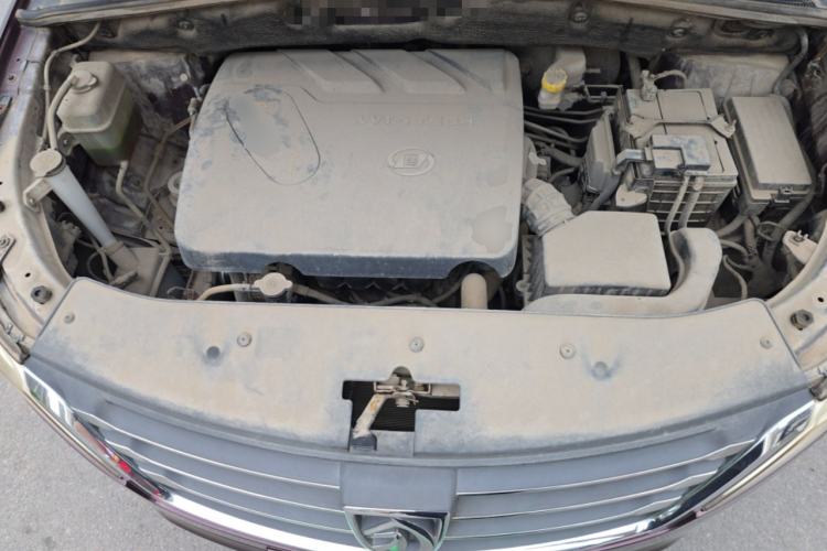 Used Baojun 560 2016 1.8L iAMT Luxury Model Engine Bay