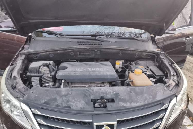 Used Baojun 560 2016 1.5T Manual Luxury Model Engine Bay
