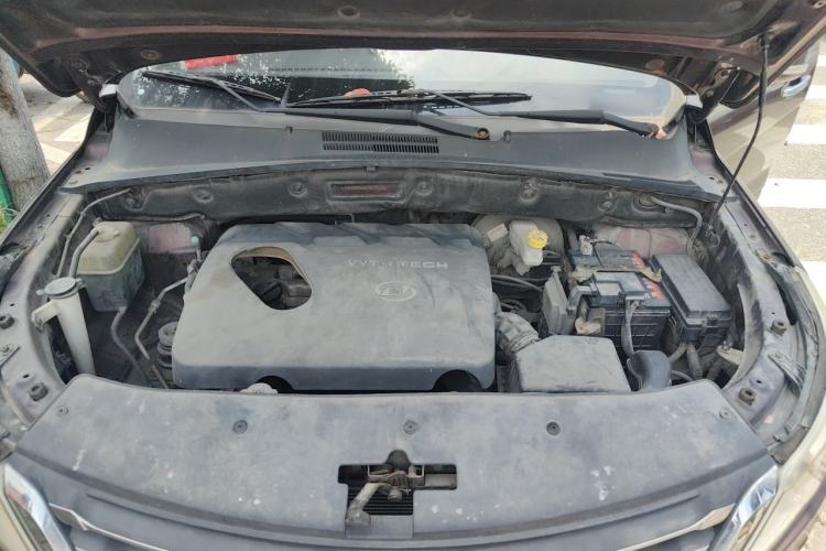 Used Baojun 560 2016 1.8L iAMT Luxury Model Engine Bay
