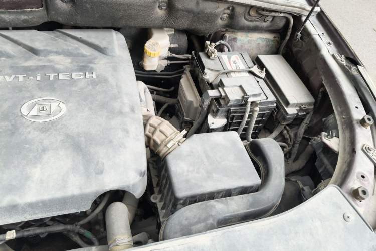 Used Baojun 560 2016 1.8L iAMT Luxury Model Engine Bay Left