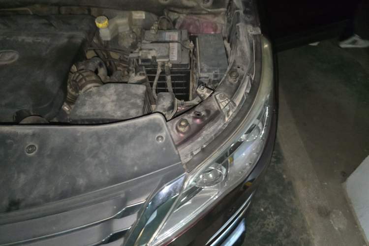 Used Baojun 560 2016 1.8L iAMT Luxury Model Engine Bay Left