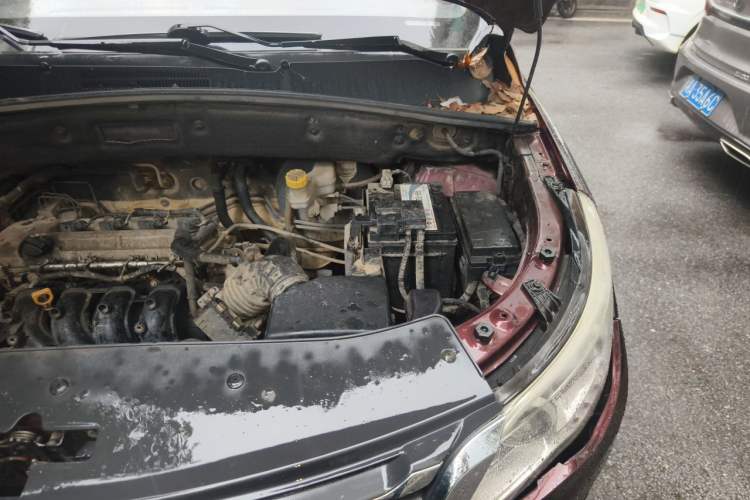 Used Baojun 560 2016 1.8L Manual Value Edition Engine Bay Left